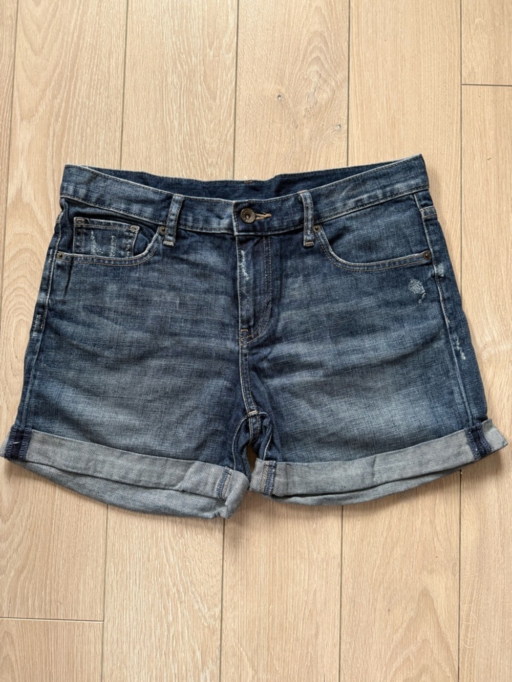 Uniqlo Dark Blue Rolled-Hem Denim Shorts Women’s Size 26